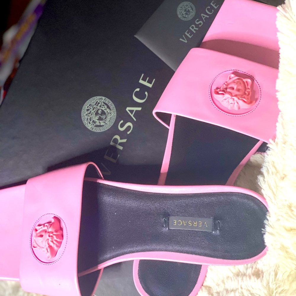 Versace La Medusa Leather Slides